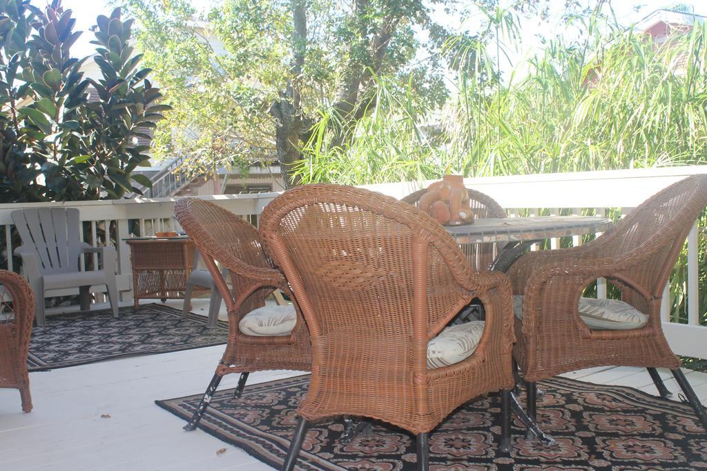 Coronado Palms Coastal Cottage Galveston Exterior photo
